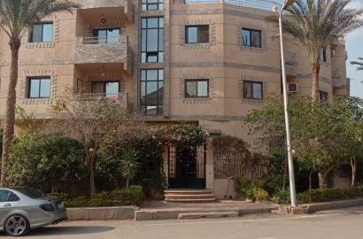 شقة دور ثاني 170 م تشطيب سوبر لوكس في منطقة ج الاكاديمية