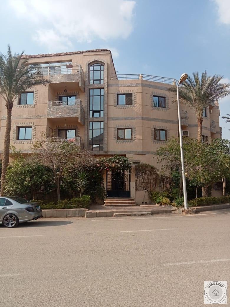 شقة دور ثاني 170 م تشطيب سوبر لوكس في منطقة ج الاكاديمية