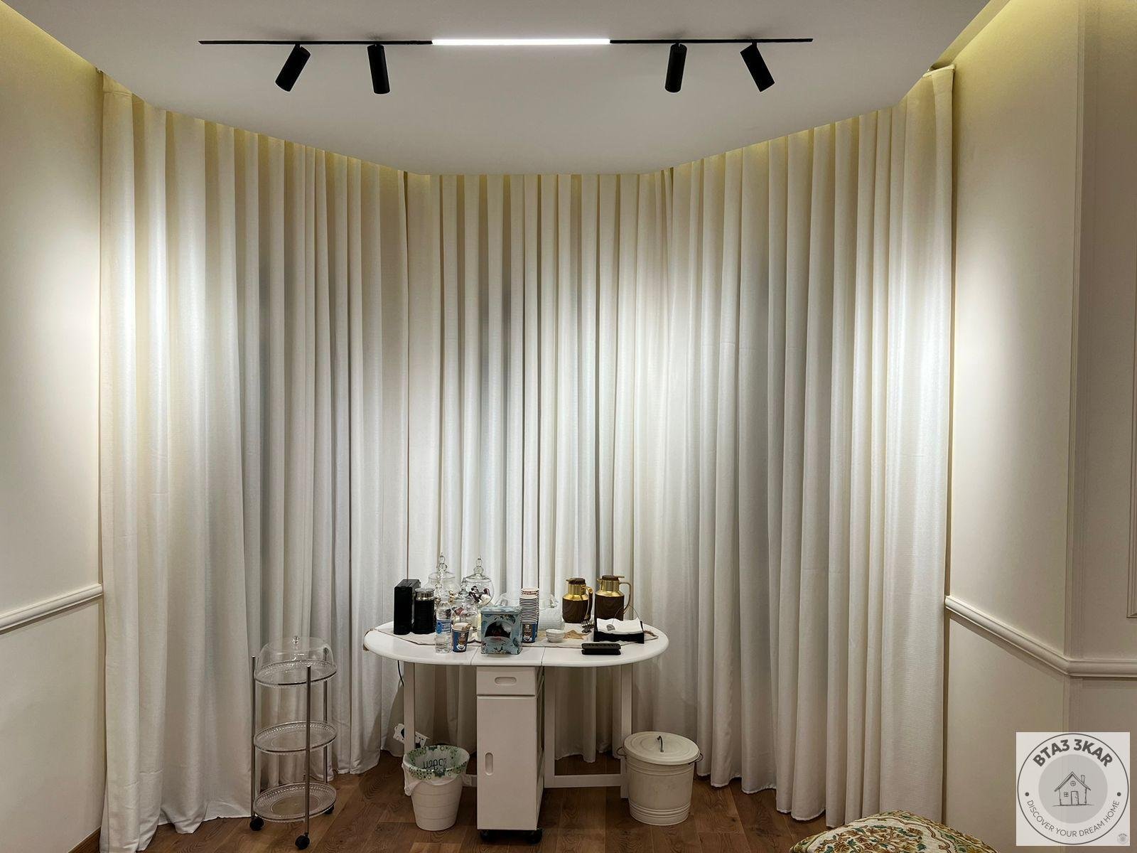 شقة دور اول بفيلات البنفسج تشطيب الترا سوبر لوكس مكيفة بالكامل