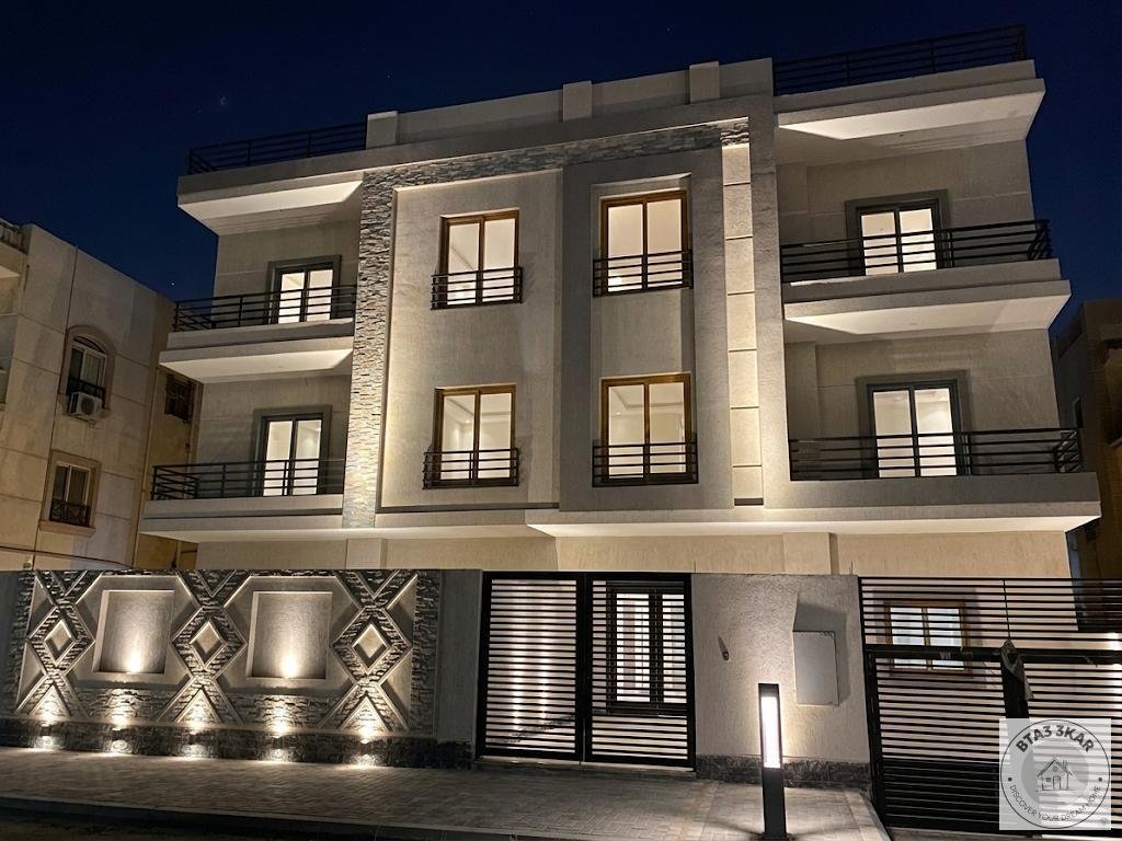 شقة دور ارضي  200 م  بحديقة خاصة بالبنفسج فيلات