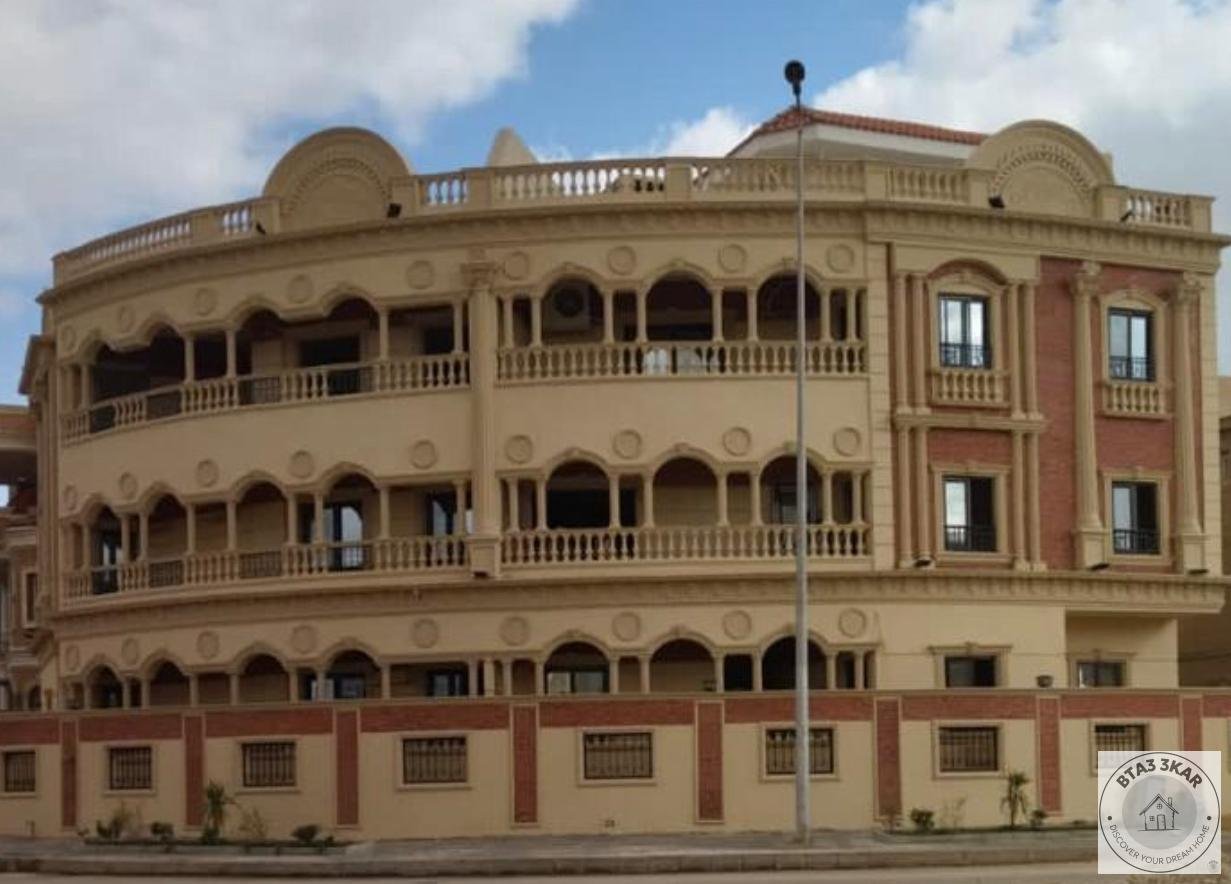 شقة دور متكرر 270 م  واجهة بانوراما على أجمل وأرقى حديقة بالياسمين