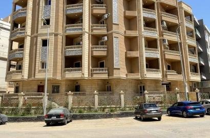 شقة دور متكرر امامي استلام فوري باللوتس الشمالية دقيقة من ش التسعين