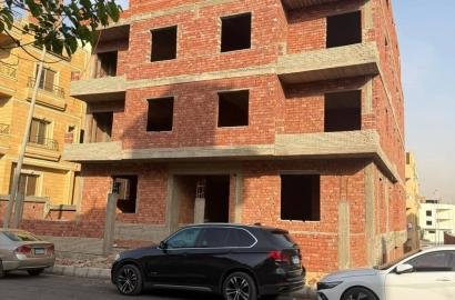 شقة 200 م ارضي بجاردن بالقرنفل فيلات تاني نمرة من ش التسعين