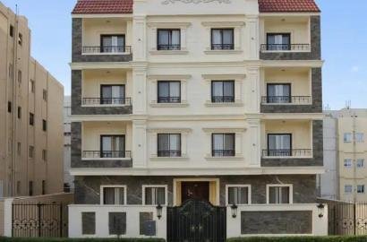 شقة 190 م بالحى التكميلي جنوب السويس خطوات من شارع التسعين