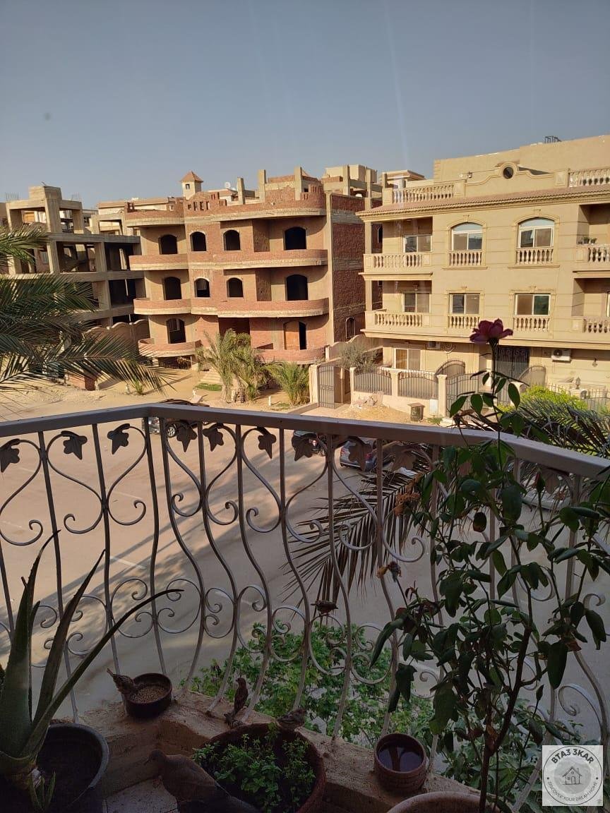 شقة دور ثاني 170 م تشطيب سوبر لوكس في منطقة ج الاكاديمية