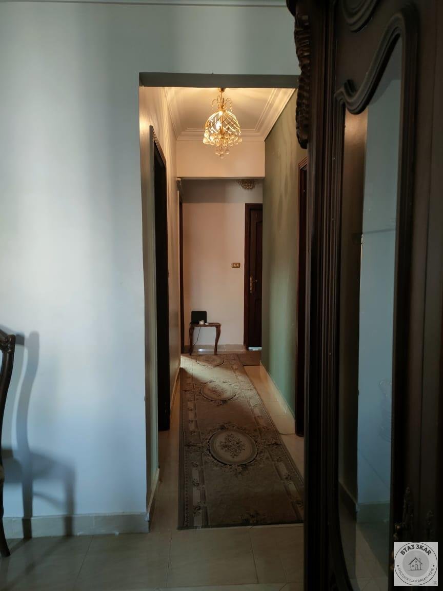 شقة دور ثاني 170 م تشطيب سوبر لوكس في منطقة ج الاكاديمية