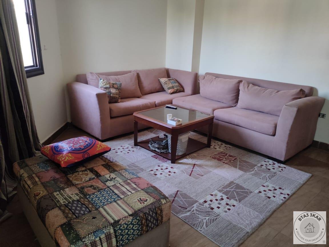 شقة دور ثاني 170 م تشطيب سوبر لوكس في منطقة ج الاكاديمية