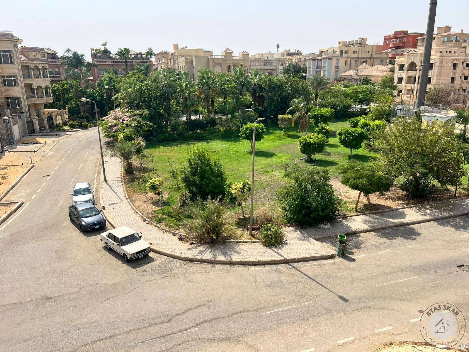 شقة 270 م غرب الجولف مربع السفارات استلام فوري