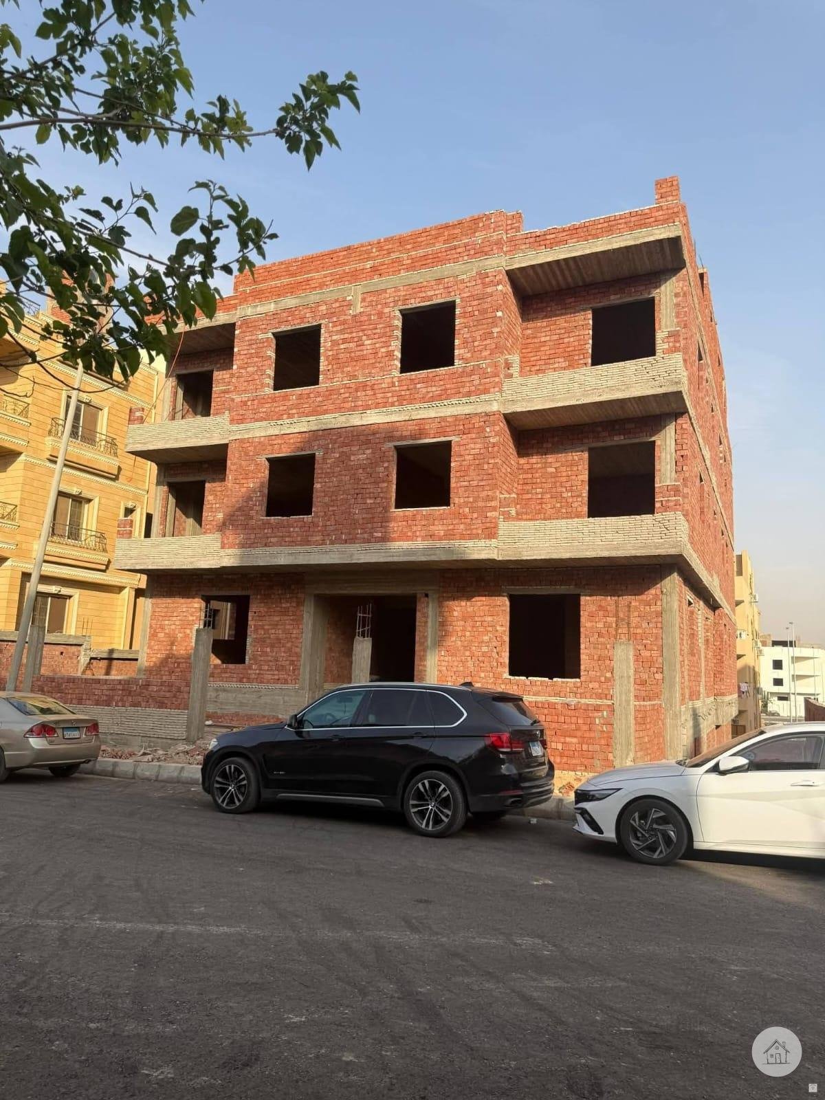 شقة 200 م ارضي بجاردن بالقرنفل فيلات تاني نمرة من ش التسعين